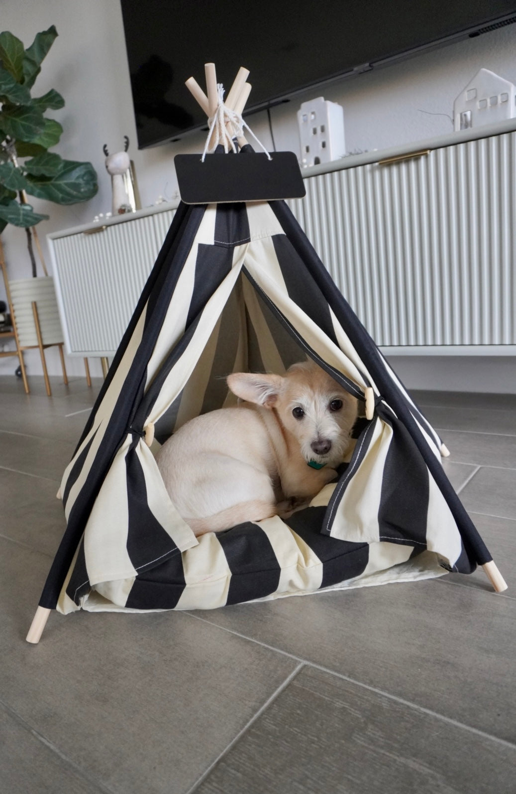 Anti Anxiety Teepee Pet Bed.