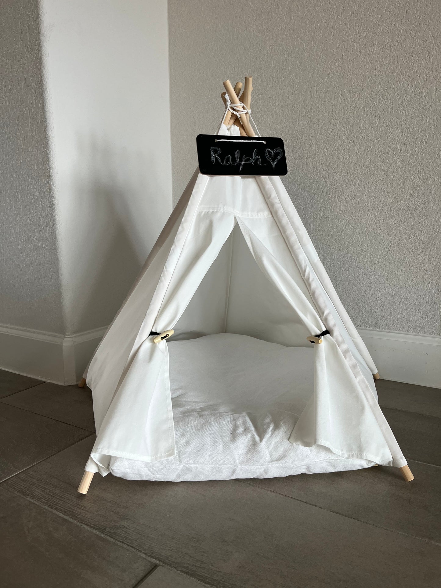 Anti Anxiety Teepee Pet Bed.