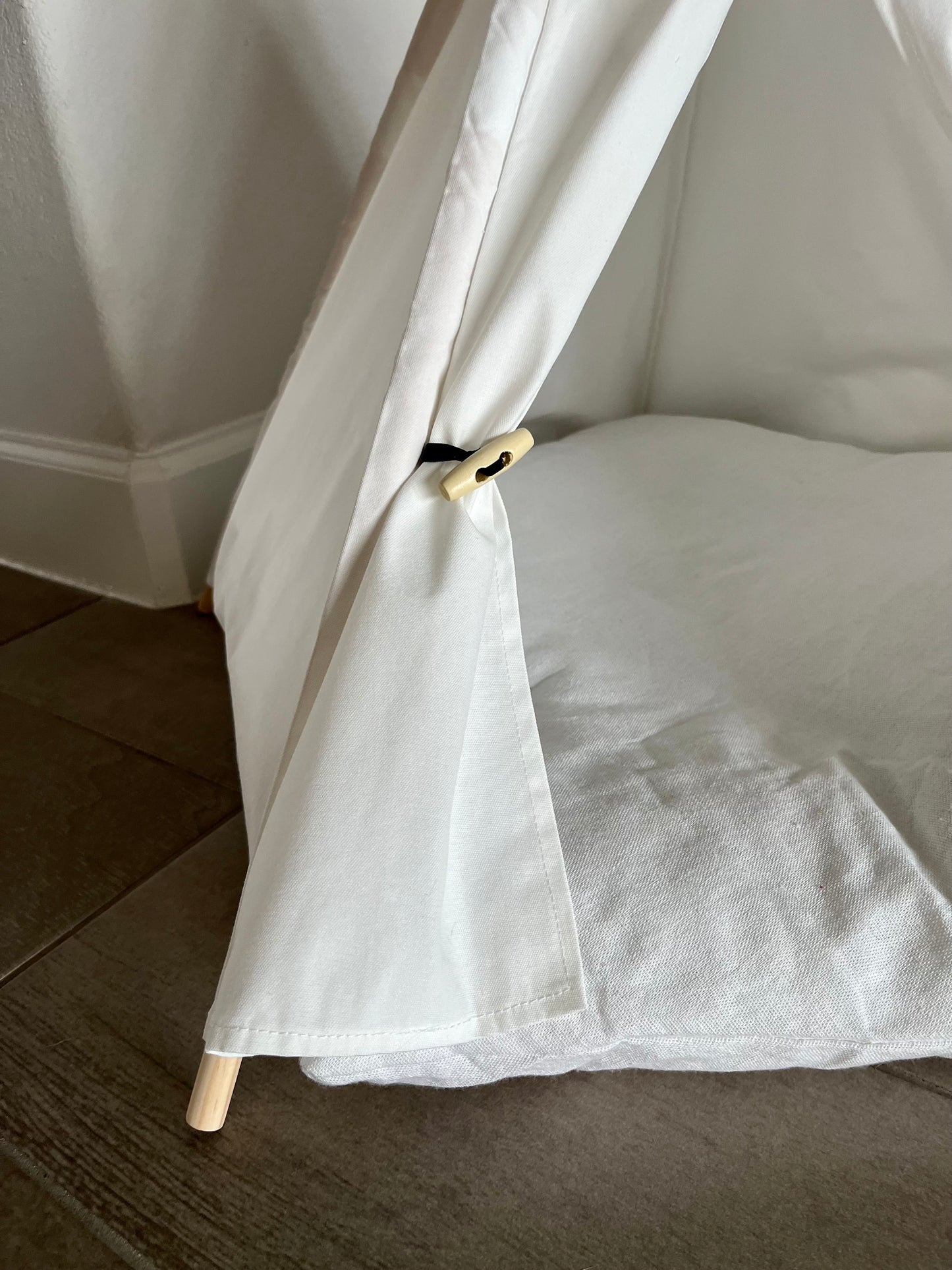 Anti Anxiety Teepee Pet Bed.